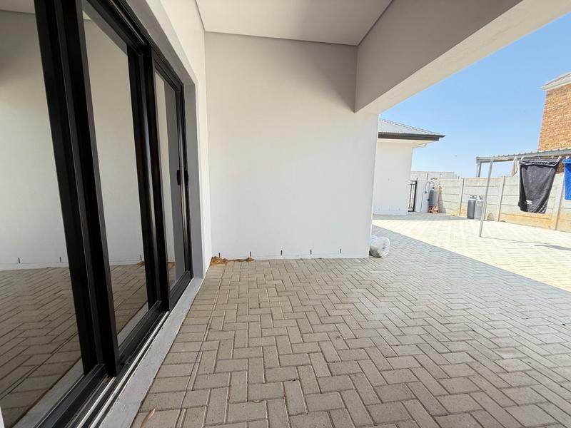 5 Bedroom Property for Sale in Tafelzicht Western Cape